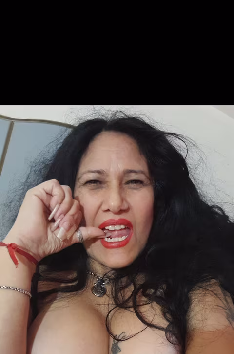 Nasty Granny Silver hair pussy